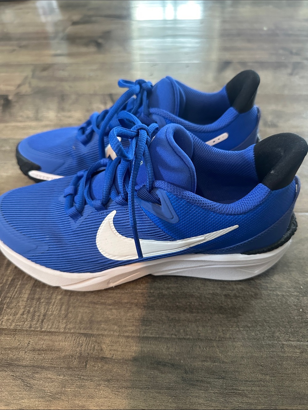 Nike Kids Star Runner size 6.5 Boys minimal wear.